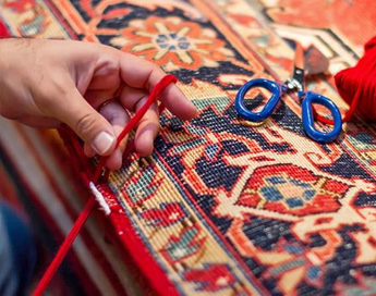 خدمات تخصصی و حرفه ای رفوی فرش در قالیشویی کاشانی